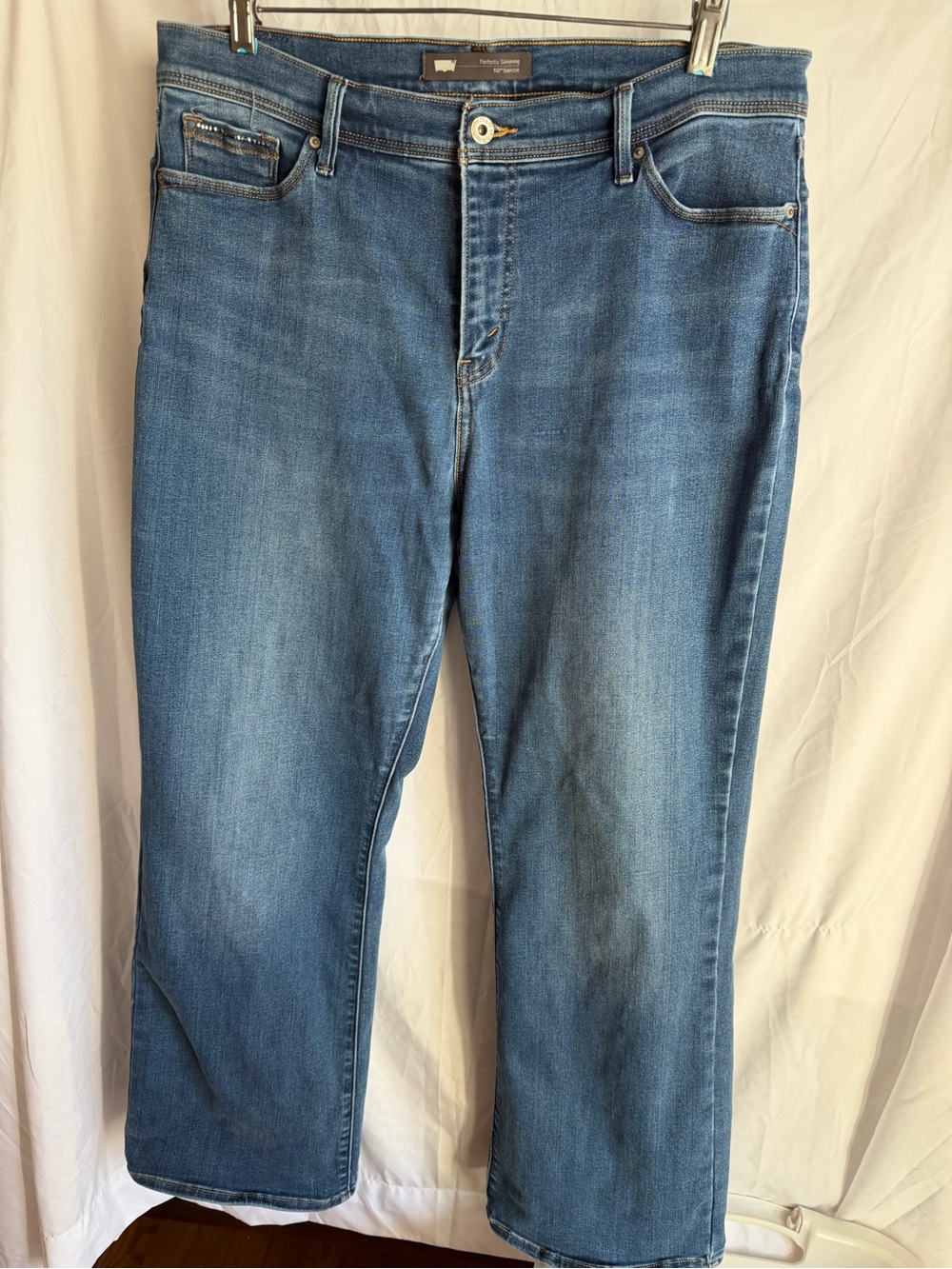 Levi’s 512 perfectly slimming bootcut Jeans  Women's 14/16 deco studs pockets
